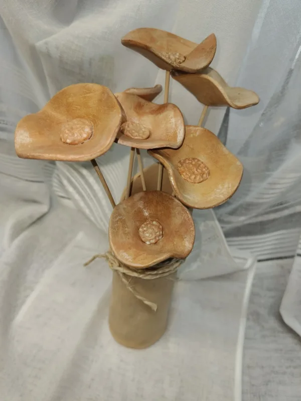 Kwiaty ceramiczne w miodowych odcieniach — Miodowe płatki